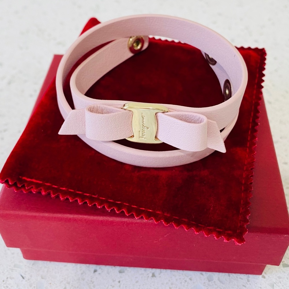 SALVATORE FERRAGAMO // pink leather wrap bracelet